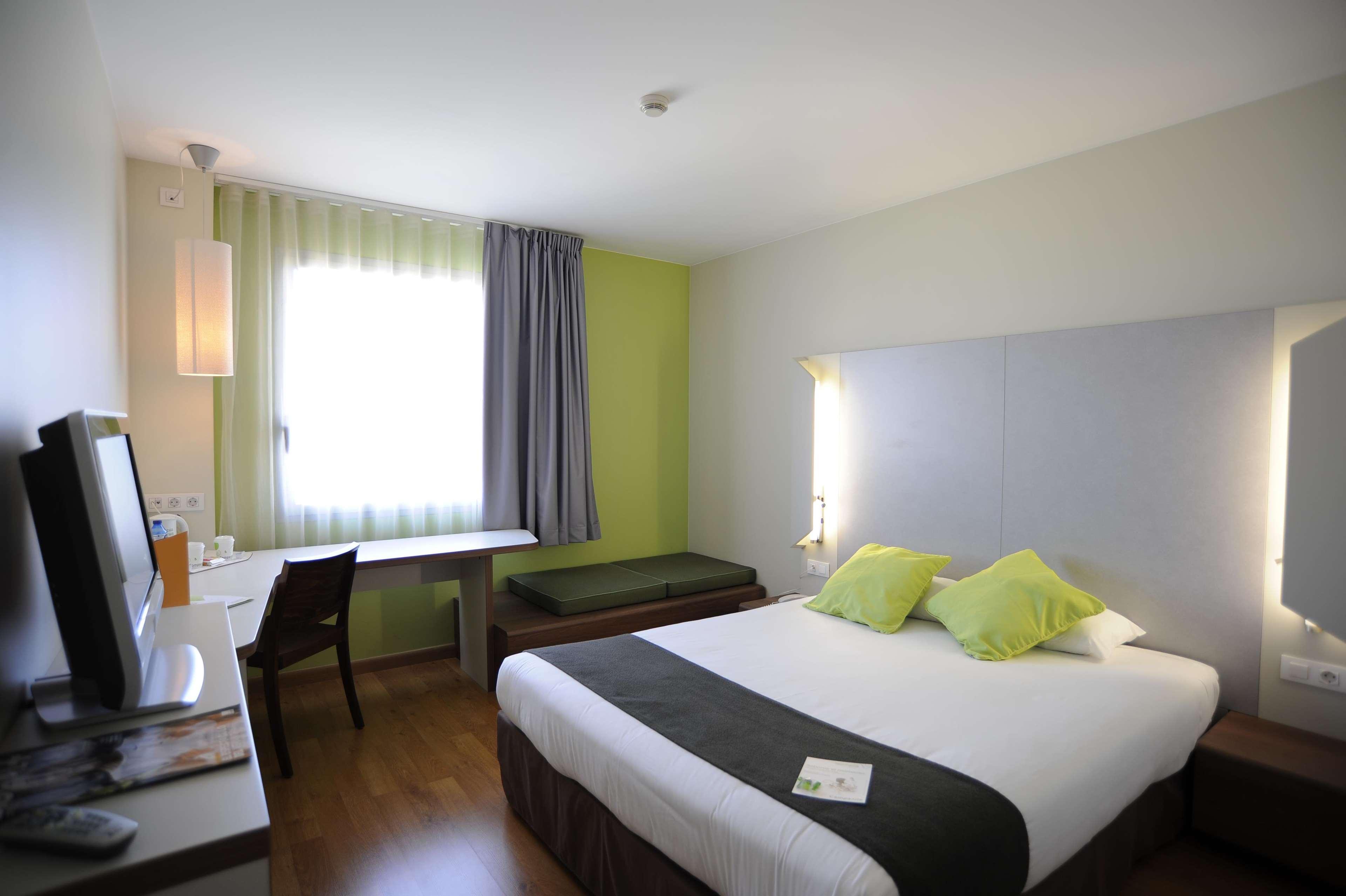 Travelodge Bcn Cornella Fira Корнелья де Лиобрегат Экстерьер фото