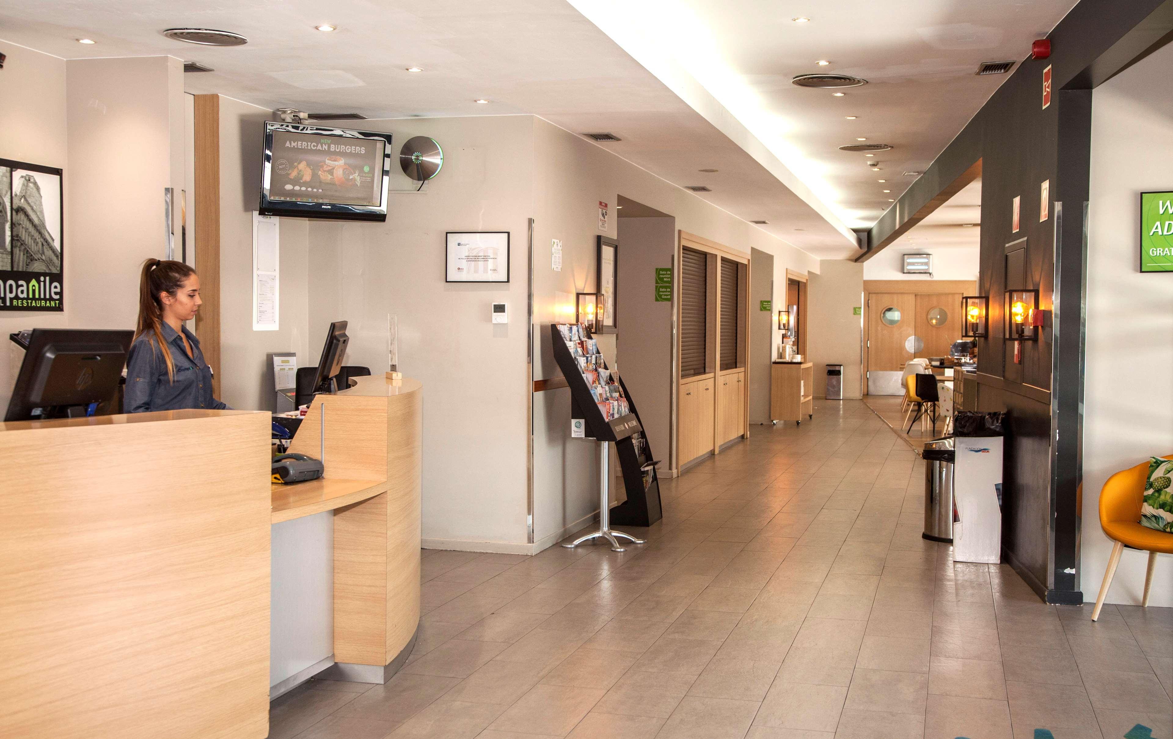 Travelodge Bcn Cornella Fira Корнелья де Лиобрегат Экстерьер фото