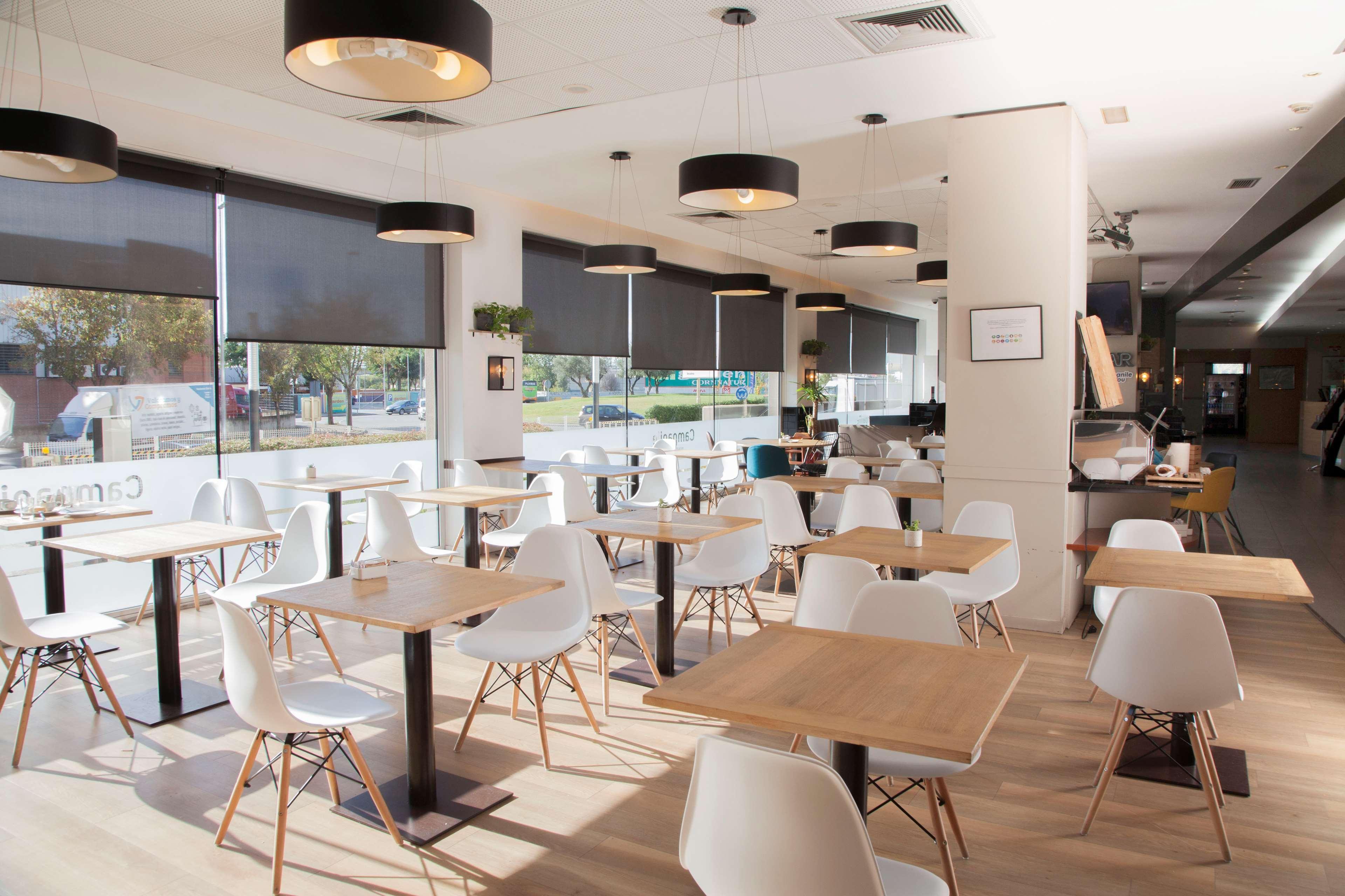 Travelodge Bcn Cornella Fira Корнелья де Лиобрегат Экстерьер фото
