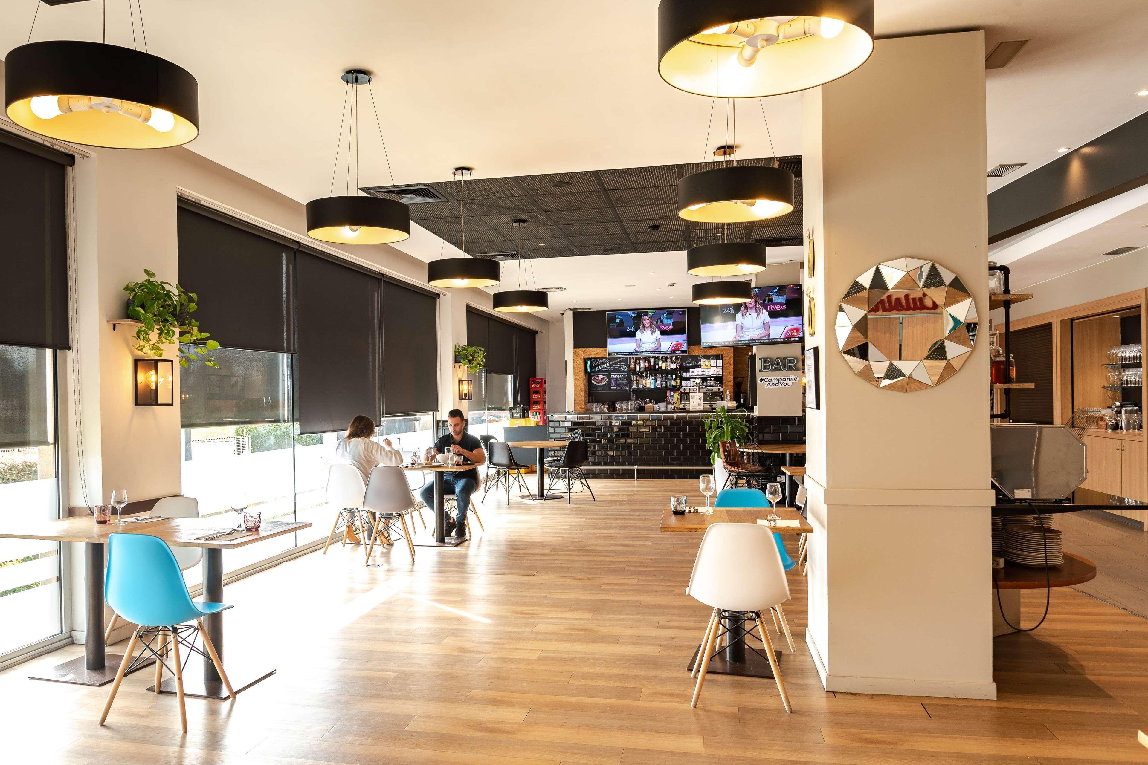 Travelodge Bcn Cornella Fira Корнелья де Лиобрегат Экстерьер фото