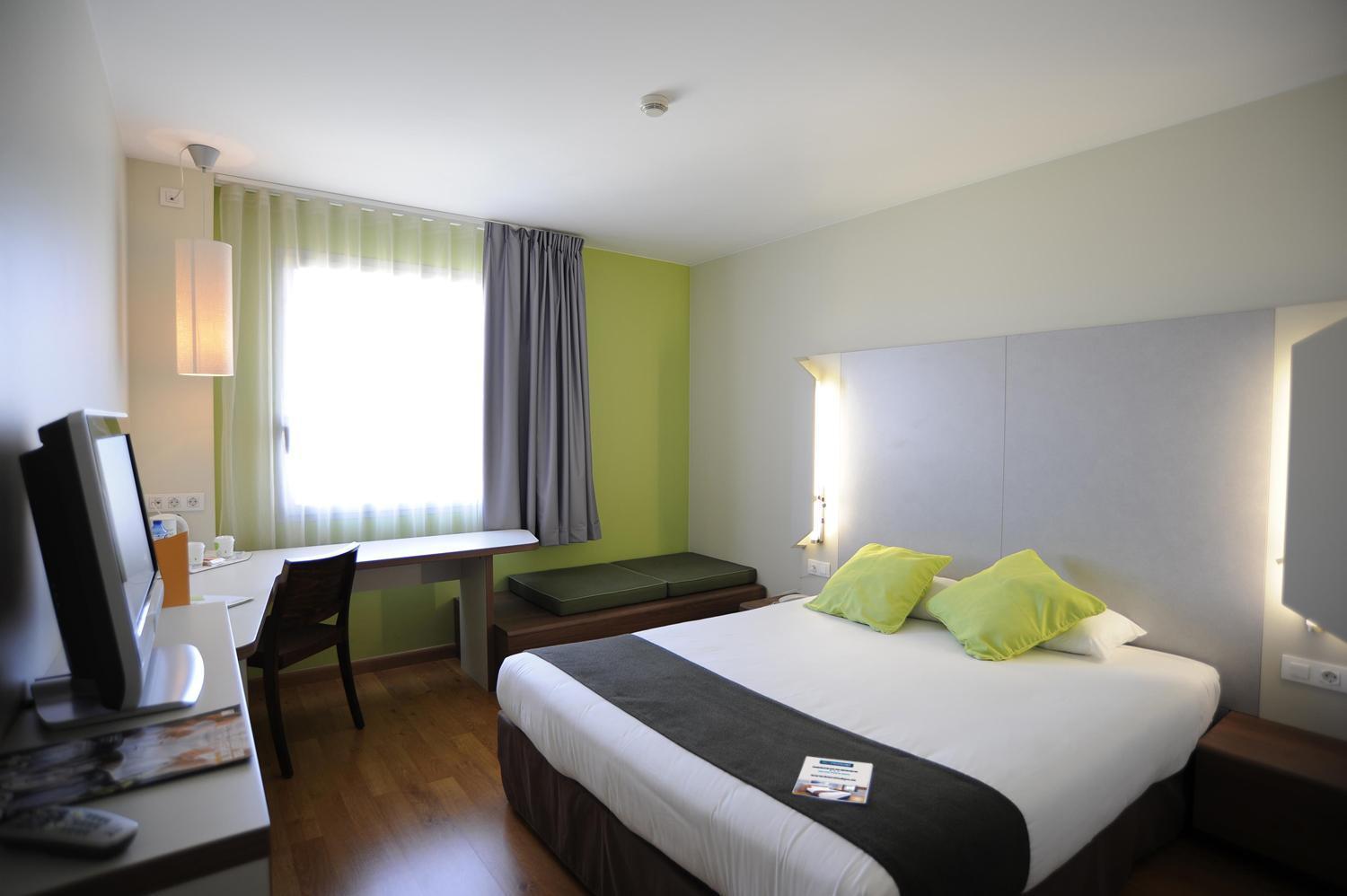 Travelodge Bcn Cornella Fira Корнелья де Лиобрегат Экстерьер фото